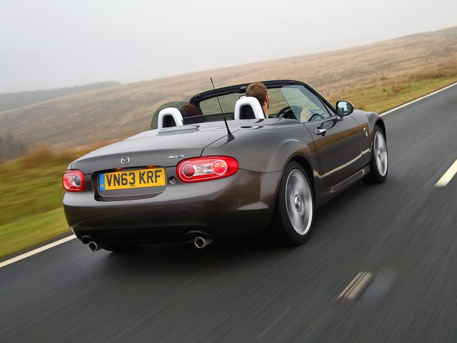  Mazda MX-5 Roadster-Coupe Sport Venture 2014 года  (фото 2 из 24)